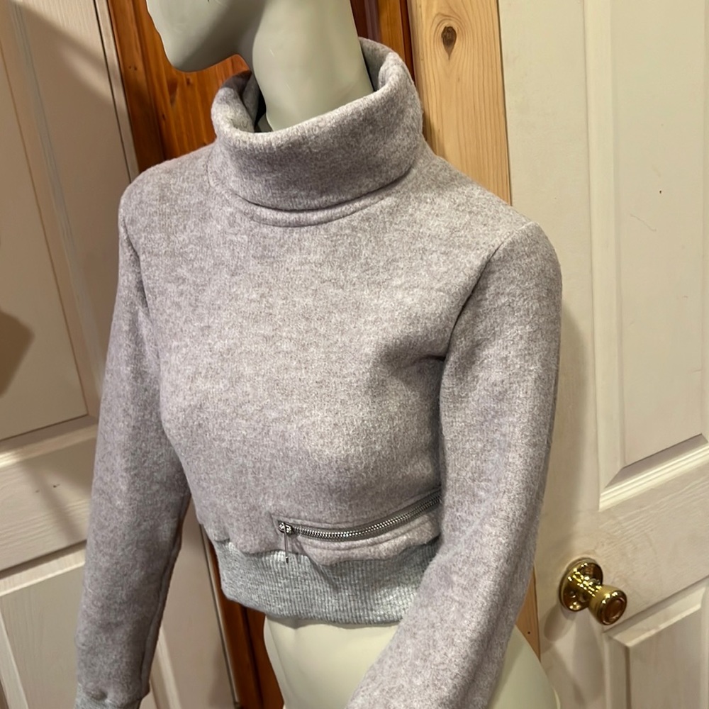 Akira turtle neck